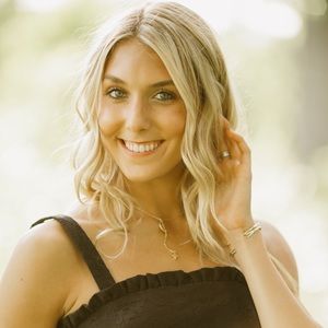 Meet your Posher, Nora